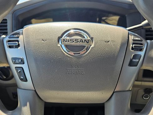 Used 2018 Nissan NV 2500 SV RWD image 9