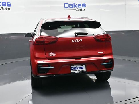 Used 2022 Kia Niro EX Premium image 7