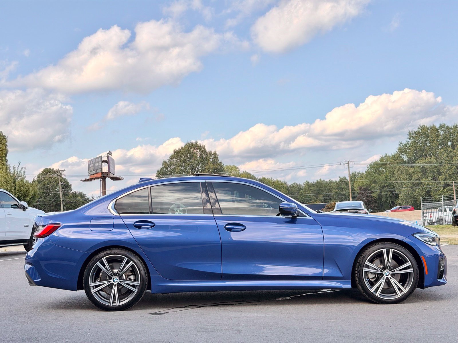 Used 2022 BMW 330i Sedan w/ M Sport Package RWD image 16