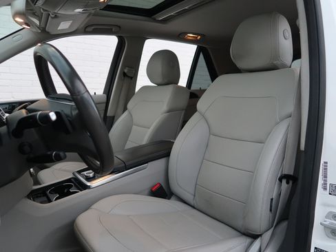 Used 2015 Mercedes-Benz ML 250 BlueTEC 4MATIC w/ Premium 1 Package image 12