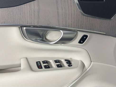 Certified 2024 Volvo XC90 B5 Plus w/ Protection Package AWD/4WD image 17