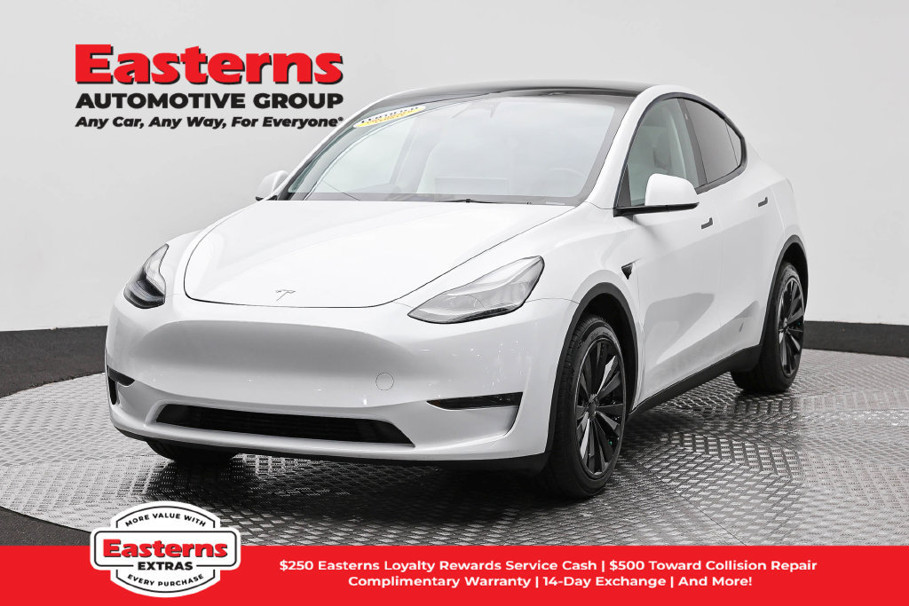 Used 2023 Tesla Model Y Long Range AWD/4WD image 1