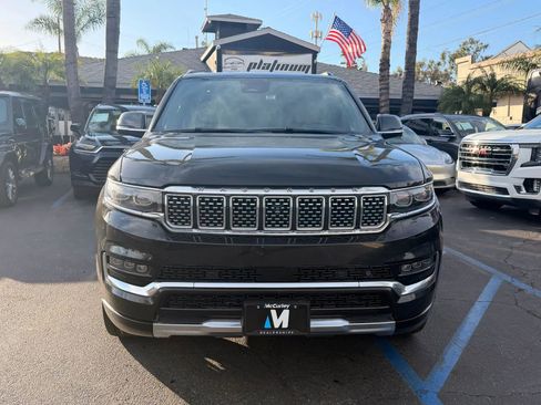 Used 2022 Jeep Grand Wagoneer Series III w/ Rear Seat Video Group 1 image 2