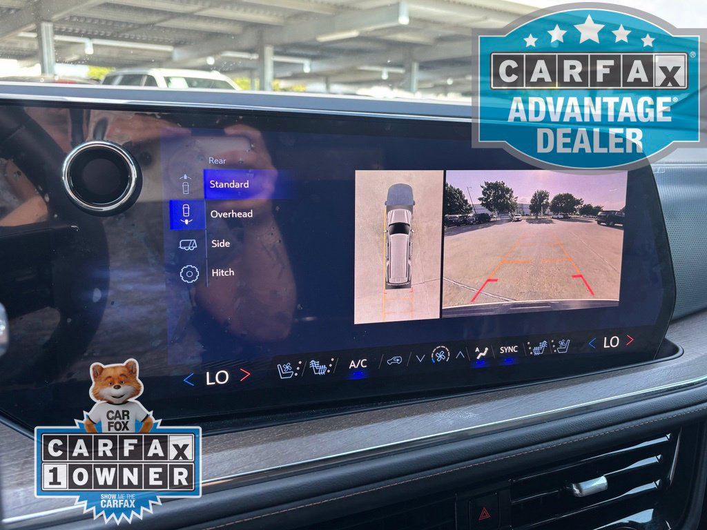 Used 2025 Chevrolet Suburban High Country AWD/4WD image 9