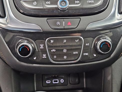 Certified 2022 Chevrolet Equinox Premier FWD image 18