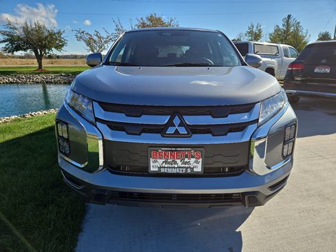 Used 2024 Mitsubishi Outlander Sport SE image 2