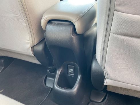Used 2016 Honda HR-V LX image 31