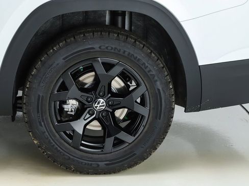 New 2026 Volkswagen Atlas Peak Edition image 6