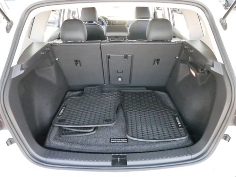 Certified 2022 Volkswagen Taos SE image 18