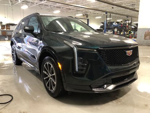 Used 2024 Cadillac XT4 Sport FWD image 2