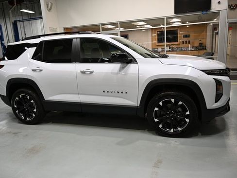 New 2026 Chevrolet Equinox RS w/ LPO, Floor Liner Package image 4