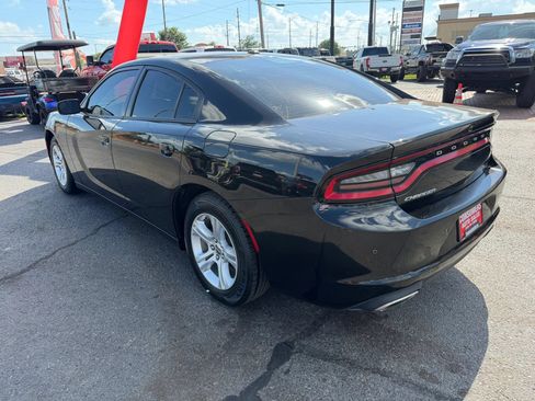 Used 2019 Dodge Charger SXT RWD image 3