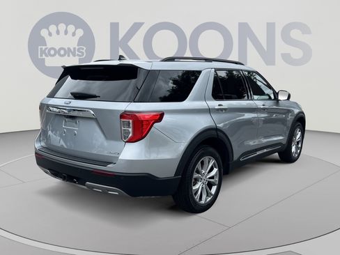 Used 2023 Ford Explorer XLT w/ Equipment Group 202A AWD/4WD image 7