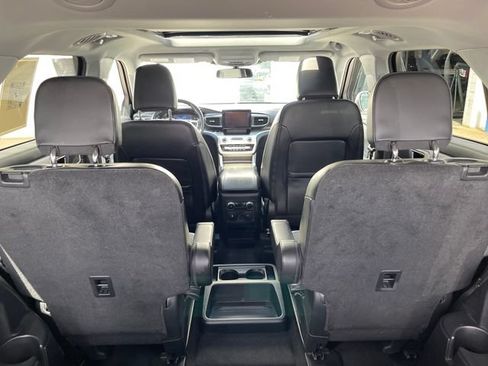 Used 2021 Ford Explorer XLT w/ Equipment Group 202A AWD/4WD image 31