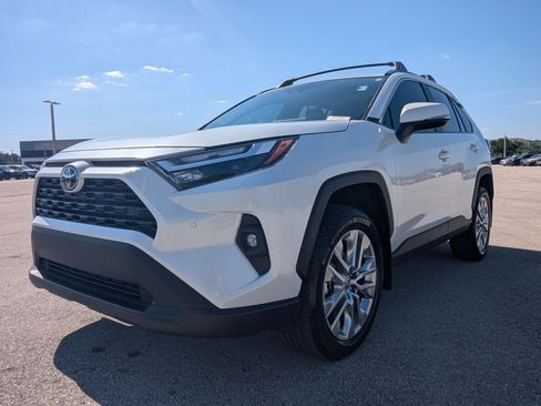 Used 2025 Toyota RAV4 XLE Premium w/ Weather Package image 9