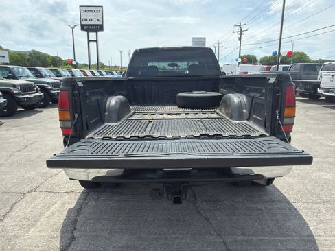 Used 2005 Chevrolet Silverado 3500 LT w/ Heavy-Duty Power Package AWD/4WD image 9