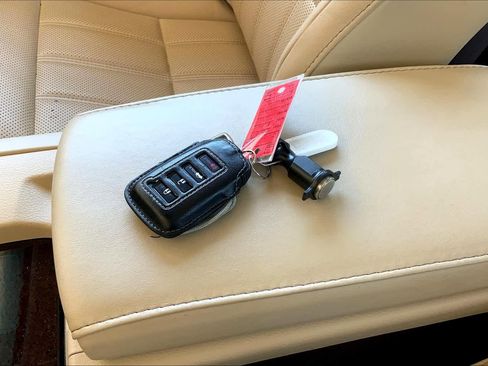 Used 2018 Lexus ES 350 w/ Luxury Package w/Wood Trim FWD image 15