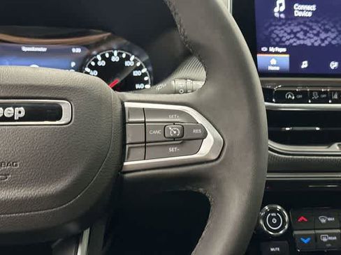 Used 2024 Jeep Compass Latitude w/ Convenience Group AWD/4WD image 18