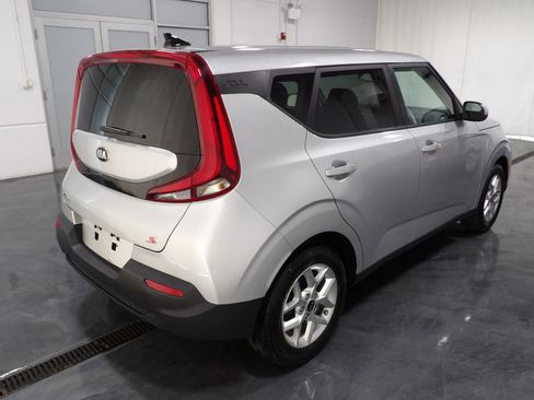 Used 2021 Kia Soul S image 4