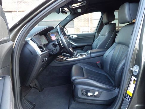 Used 2021 BMW X7 xDrive40i w/ Premium Package image 10