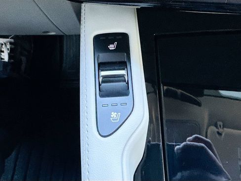 Used 2024 Kia Telluride EX w/ EX Captain's Chair Package FWD image 30