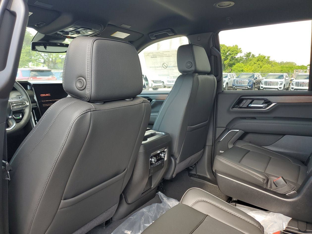 New 2026 GMC Yukon Denali RWD image 10