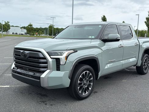 Used 2026 Toyota Tundra Limited AWD/4WD image 14