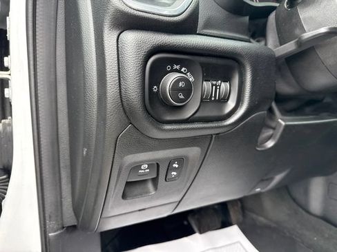 Used 2021 RAM 1500 Laramie AWD/4WD image 15