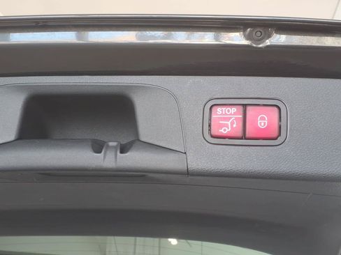 Used 2020 Mercedes-Benz GLC 300 4MATIC image 11