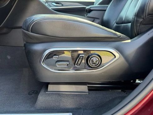 Used 2021 Jeep Grand Cherokee L Overland w/ Luxury Tech Group IV RWD image 12