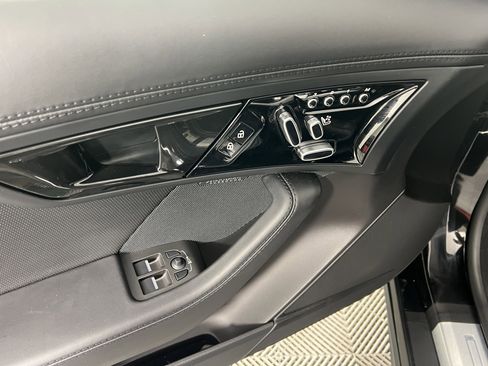 Used 2021 Jaguar F-TYPE R image 18