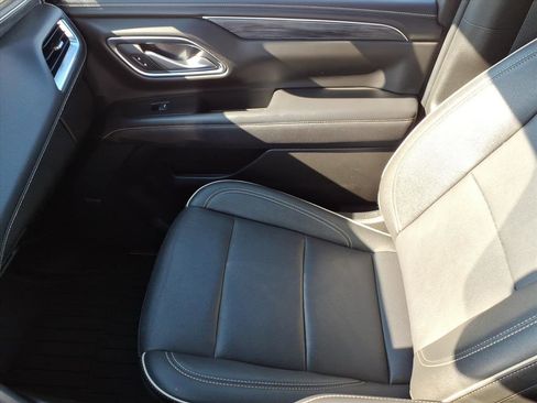 Used 2022 GMC Yukon SLT w/ SLT Premium Package image 31