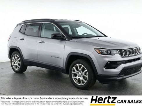 Used 2025 Jeep Compass Limited image 1