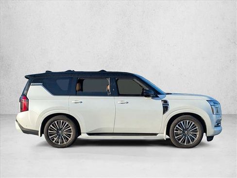 Used 2025 Nissan Armada Platinum Reserve RWD image 4