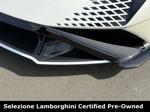 Used 2023 Lamborghini Huracan STO image 11
