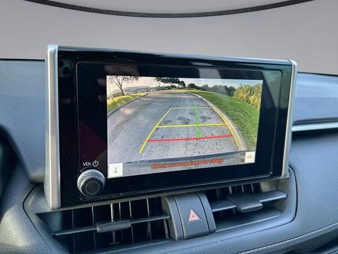 Used 2025 Toyota RAV4 XLE FWD image 24