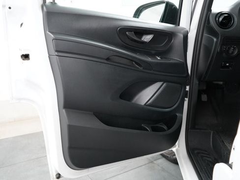 Used 2023 Mercedes-Benz Metris image 16
