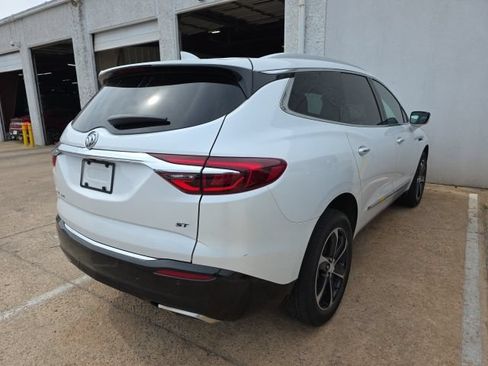 Used 2021 Buick Enclave Essence w/ Sport Touring Edition FWD image 5