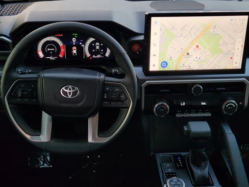 Used 2025 Toyota Tacoma TRD Off-Road AWD/4WD image 24