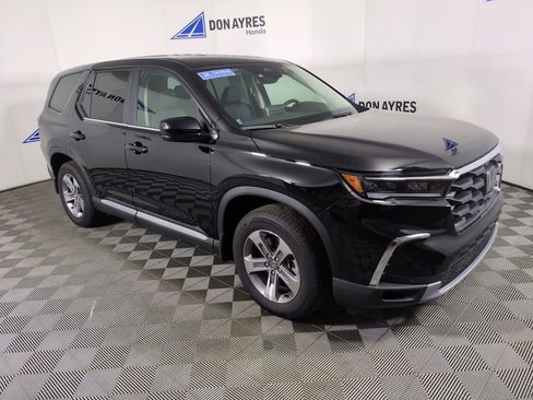 Used 2025 Honda Pilot EX-L image 7