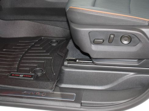 New 2026 GMC Yukon AT4 w/ AT4 Premium Package AWD/4WD image 27