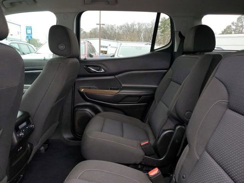 Used 2022 GMC Acadia SLE image 12