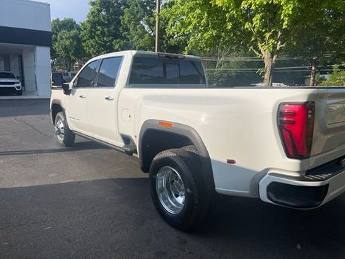 Used 2024 GMC Sierra 3500 Denali Ultimate AWD/4WD image 2