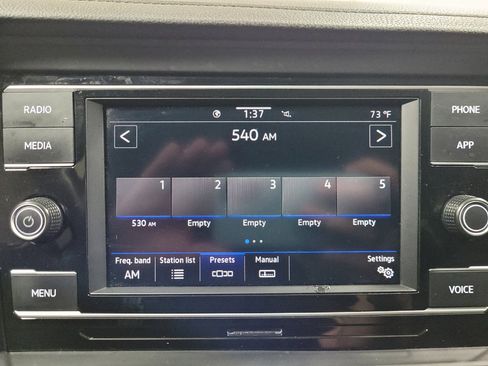 Used 2020 Volkswagen Jetta SE w/ SE Cold Weather Package FWD image 25