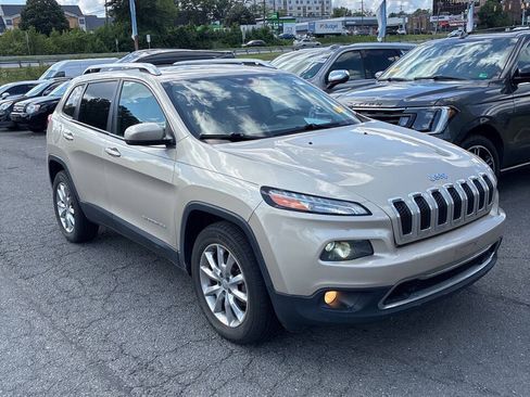 Used 2015 Jeep Cherokee Limited w/ Luxury Group AWD/4WD image 5