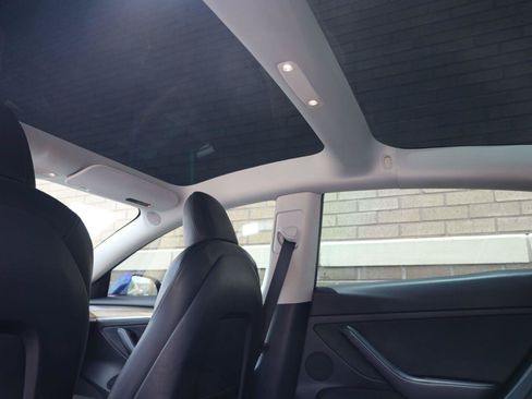 Used 2022 Tesla Model 3 Long Range AWD/4WD image 19