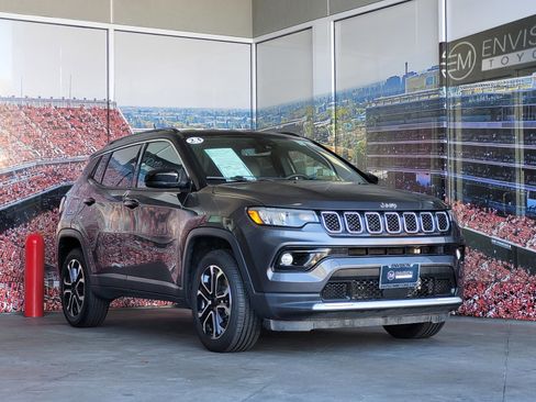 Used 2023 Jeep Compass Limited image 1