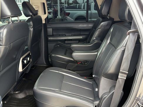 Used 2022 Ford Expedition XLT RWD image 14