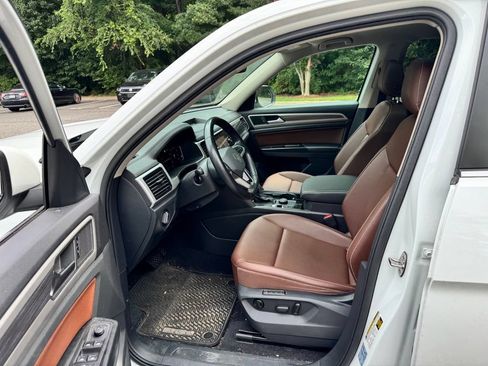 Used 2021 Volkswagen Atlas SEL AWD/4WD image 24