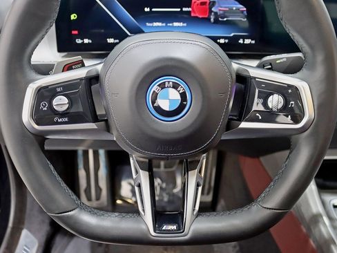 Used 2023 BMW i7 xDrive60 w/ Executive Package 2 image 16